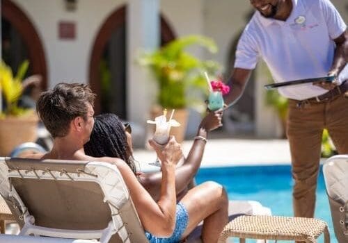 drinks_by_the_pool_Staycation_page_images_500_X400